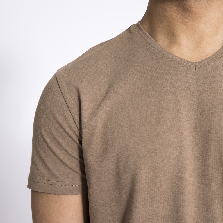 T-shirt V-neck "Conrad" T-shirt V-neck "Conrad"